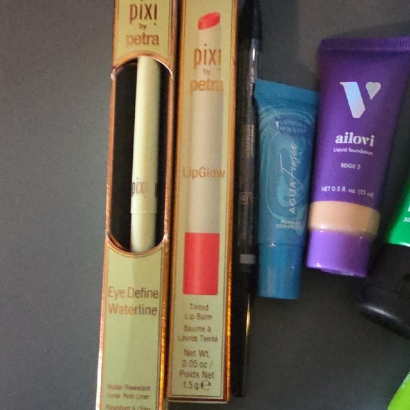 Pixi Eye Defining Waterproof Liner Set - Picture 4 of 6